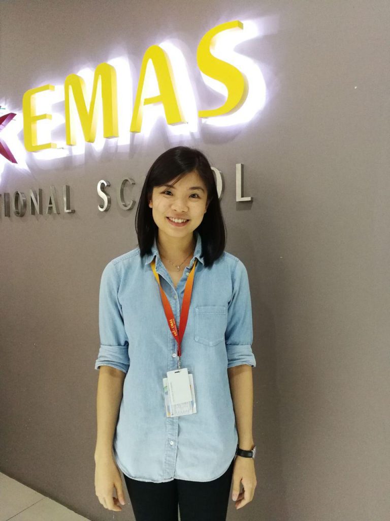 A picture of Teacher Jia Ying, a Physics and lower secondary Maths teacher in Sri Emas International School.